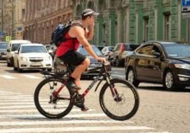 Велосипедистам в Украине разрешили ездить по полосе общественного транспорта